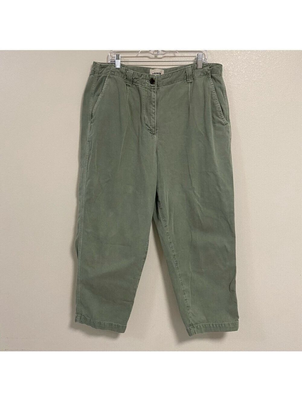 Boden Jeans Women’s Size 14R Sage Green Barrel Style pants